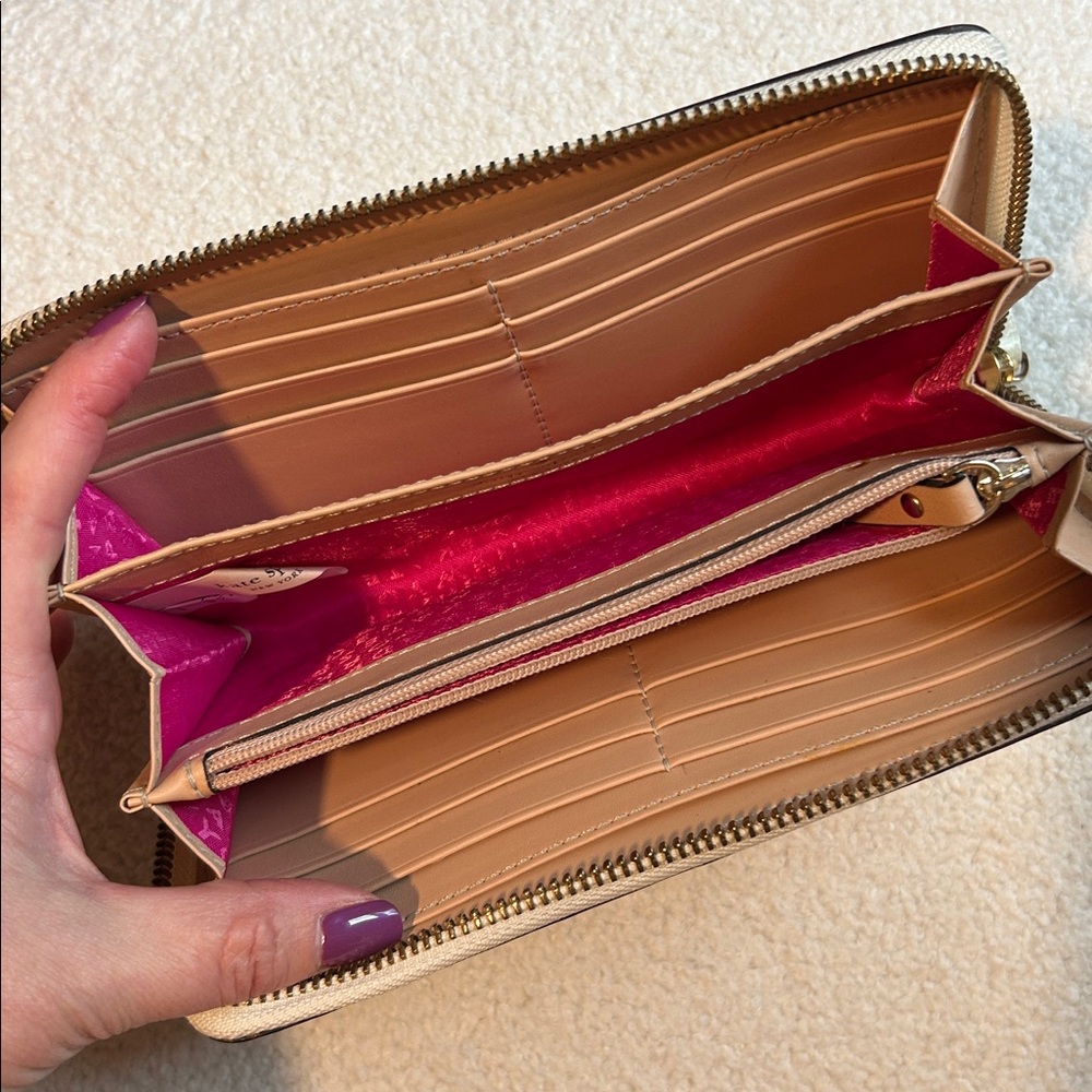 Kate Spade Cream Wallet - Picture 5 of 5